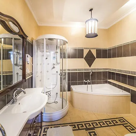 Aleksander Bed & Breakfast 4*