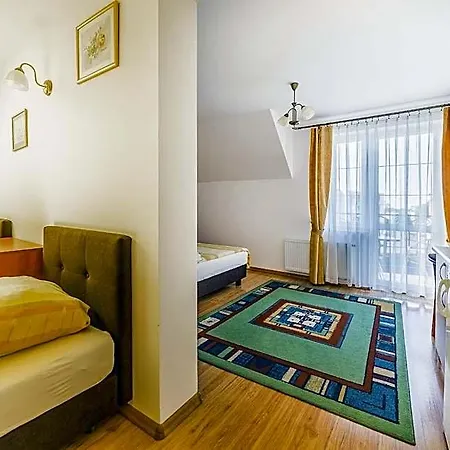 Bed & Breakfast Aleksander 4*