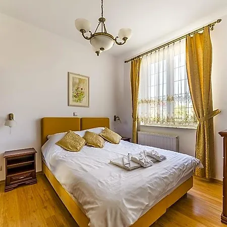 Aleksander Bed & Breakfast