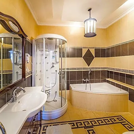 Aleksander Bed & Breakfast 4*