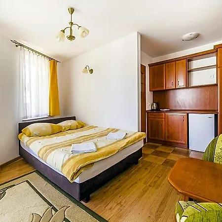 Bed & Breakfast Aleksander 4*