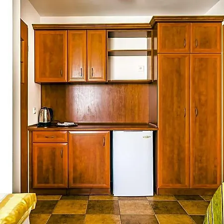 Bed & Breakfast Aleksander 4*