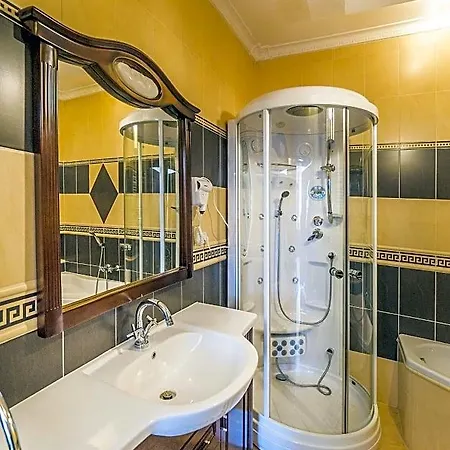 Aleksander Bed & Breakfast