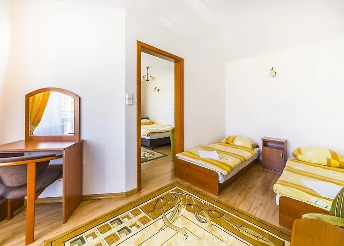 Aleksander Nocleg ze śniadaniem 4*